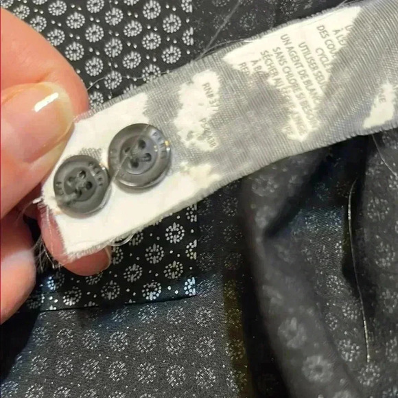 Perry Ellis Men’s Patterned Button Down Shirt - Picture 5 of 6